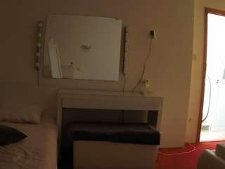 voyeurcam-julmodels-living-6