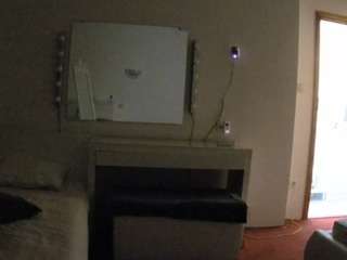 voyeurcam-julmodels-living-6