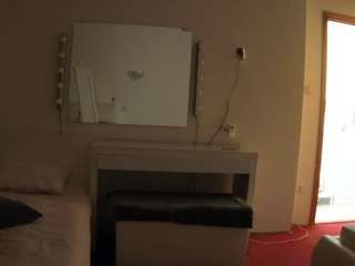 voyeurcam-julmodels-living-6