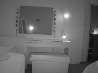 voyeurcam-julmodels-living-6