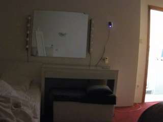 voyeurcam-julmodels-living-6
