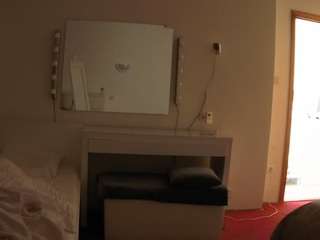 voyeurcam-julmodels-living-6