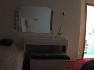 voyeurcam-julmodels-living-6