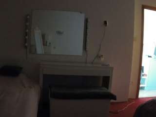 voyeurcam-julmodels-living-6
