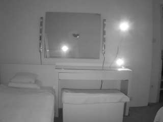voyeurcam-julmodels-living-6