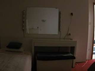 voyeurcam-julmodels-living-6