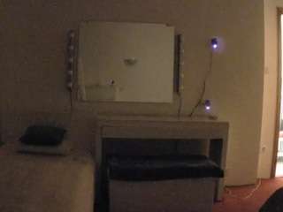 voyeurcam-julmodels-living-6