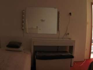 voyeurcam-julmodels-living-6