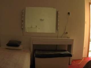 voyeurcam-julmodels-living-6