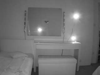 voyeurcam-julmodels-living-6