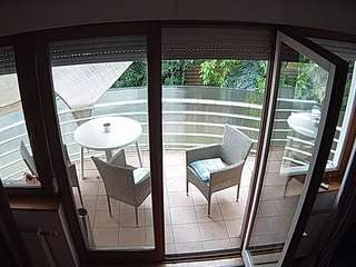 voyeurcam-julmodels-living-7