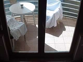 voyeurcam-julmodels-living-7
