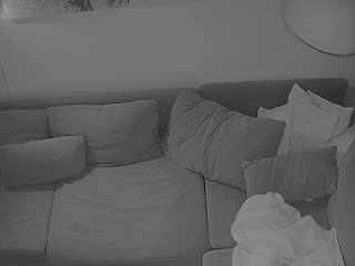voyeurcam-julmodels-living-7