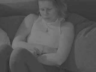 voyeurcam-julmodels-living-7