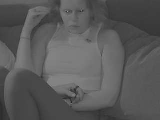 voyeurcam-julmodels-living-7