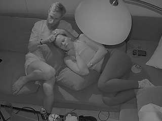 voyeurcam-julmodels-living-7