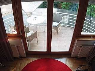voyeurcam-julmodels-living-7
