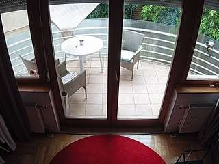 voyeurcam-julmodels-living-7