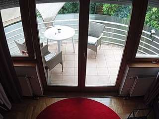voyeurcam-julmodels-living-7