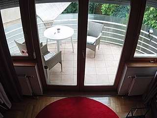 voyeurcam-julmodels-living-7
