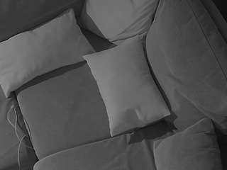 voyeurcam-julmodels-living-7
