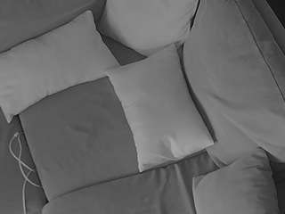 voyeurcam-julmodels-living-7
