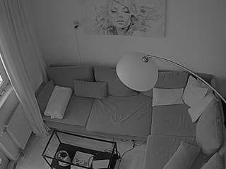 voyeurcam-julmodels-living-7