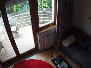 voyeurcam-julmodels-living-7
