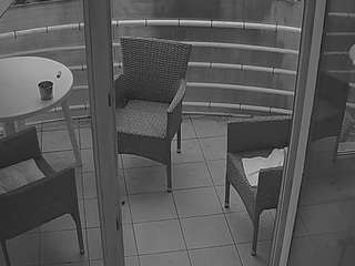 voyeurcam-julmodels-living-7