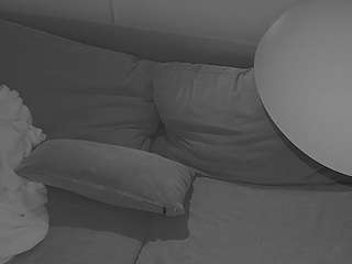 voyeurcam-julmodels-living-7