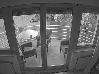 voyeurcam-julmodels-living-7