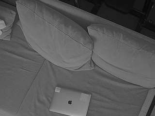 voyeurcam-julmodels-living-7