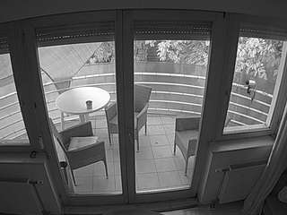 voyeurcam-julmodels-living-7