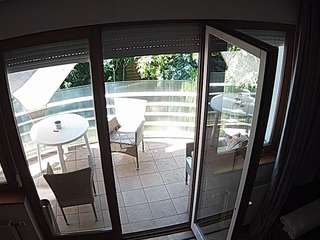 voyeurcam-julmodels-living-7