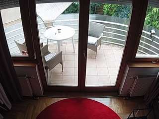 voyeurcam-julmodels-living-7