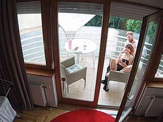 voyeurcam-julmodels-living-7