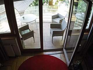 voyeurcam-julmodels-living-7