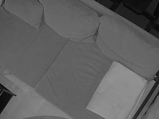 voyeurcam-julmodels-living-7