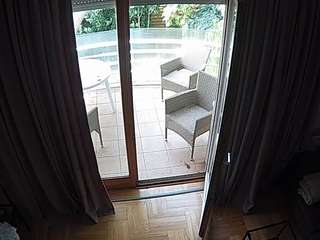 voyeurcam-julmodels-living-7