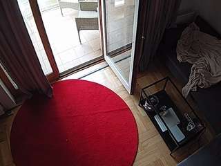 voyeurcam-julmodels-living-7