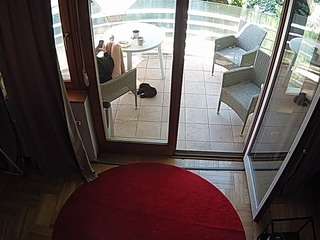 voyeurcam-julmodels-living-7