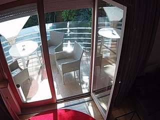 voyeurcam-julmodels-living-7