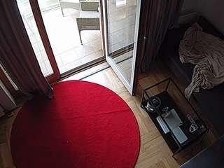 voyeurcam-julmodels-living-7