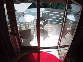 voyeurcam-julmodels-living-7