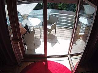 voyeurcam-julmodels-living-7