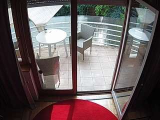 voyeurcam-julmodels-living-7