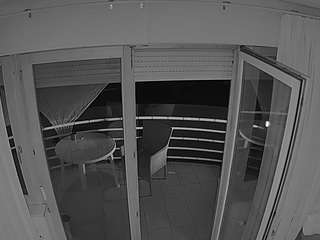 voyeurcam-julmodels-living-7