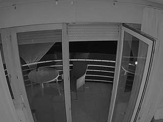 voyeurcam-julmodels-living-7