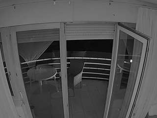voyeurcam-julmodels-living-7