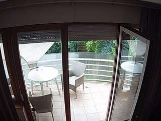 voyeurcam-julmodels-living-7